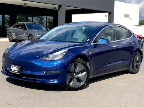 Used 2019 Tesla Model 3 image 2