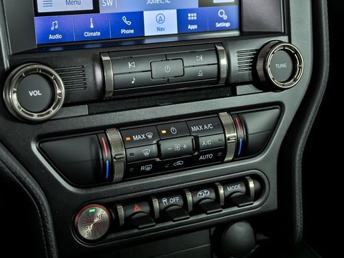 Used 2020 Ford Mustang Shelby GT500 w/ Carbon Fiber Track Pack image 28