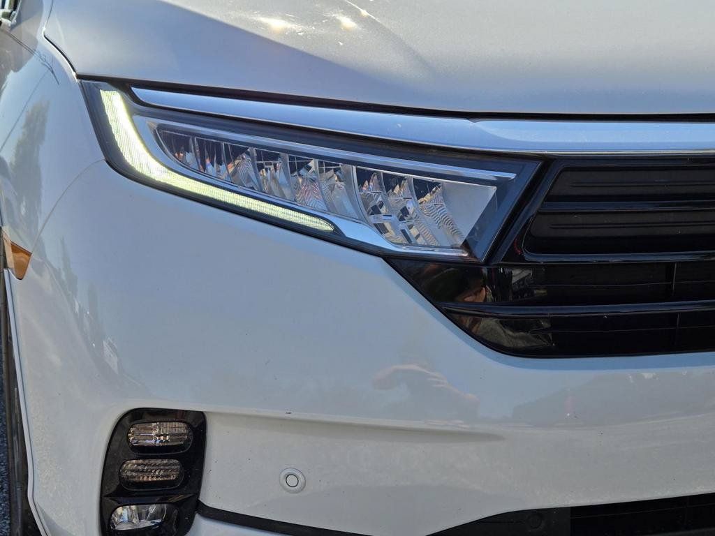 Used 2024 Honda Odyssey Elite image 3