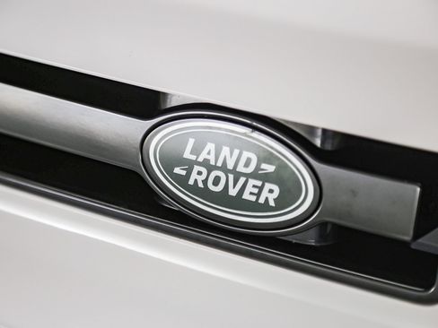 Used 2023 Land Rover Defender 90 S AWD/4WD image 8