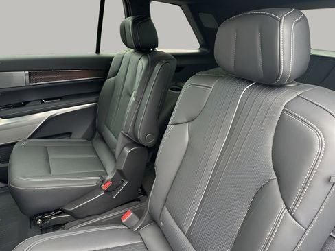 New 2026 Cadillac Vistiq Luxury w/ LPO, Floor Liner Package image 19