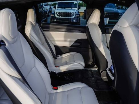 Used 2023 Tesla Model X Plaid image 20