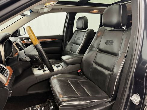 Used 2013 Jeep Grand Cherokee Overland w/ Advance Technology Group image 10