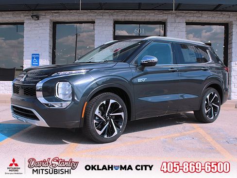 New 2025 Mitsubishi Outlander SEL image 1
