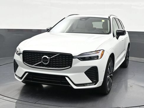 Used 2024 Volvo XC60 B5 Plus w/ Protection Package Premier AWD/4WD image 9