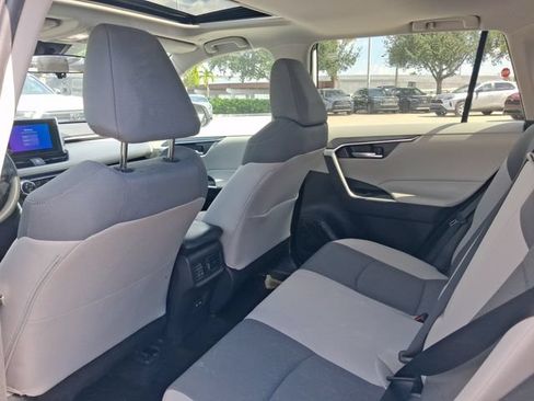 Used 2023 Toyota RAV4 XLE w/ Convenience Package FWD image 5