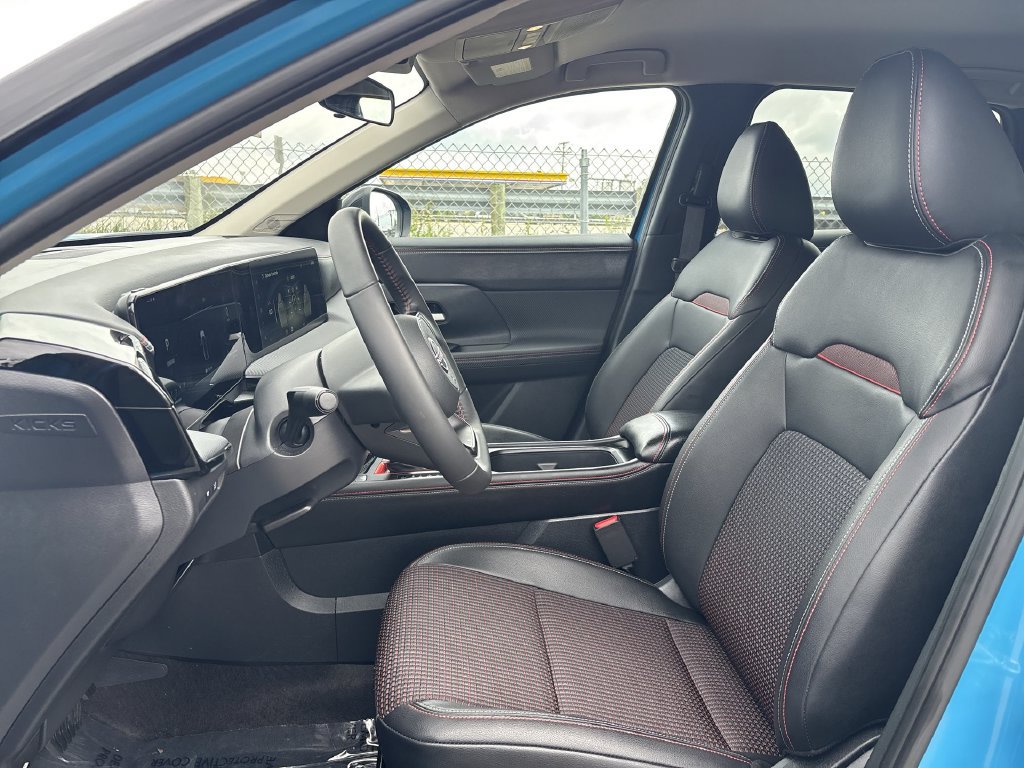 Certified 2025 Nissan Kicks SR FWD image 20