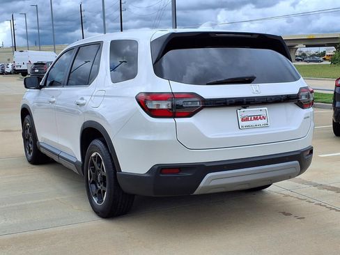 Used 2025 Honda Pilot EX-L image 2