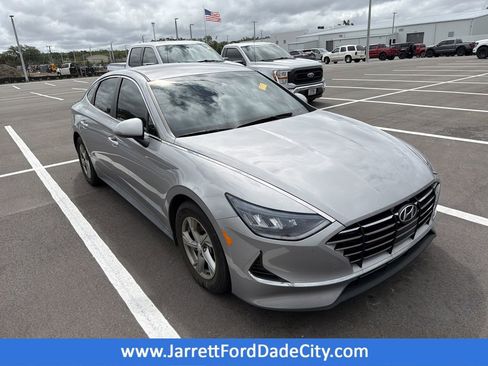 Used 2023 Hyundai Sonata SE image 1