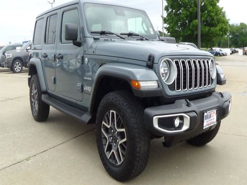 Used 2024 Jeep Wrangler Unlimited Sahara w/ Safety Group AWD/4WD image 4