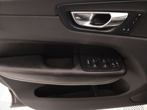 Used 2018 Volvo XC60 T5 Inscription w/ Convenience Package AWD/4WD image 16