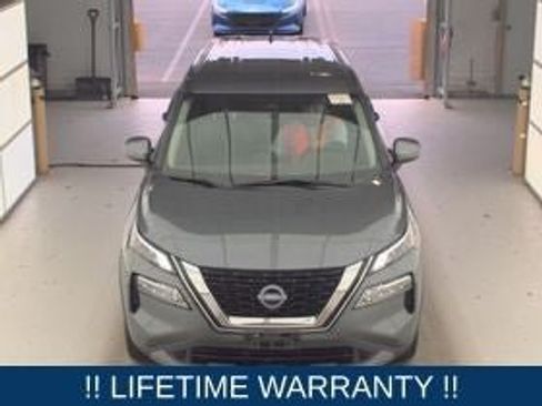 Used 2023 Nissan Rogue SV AWD/4WD image 2