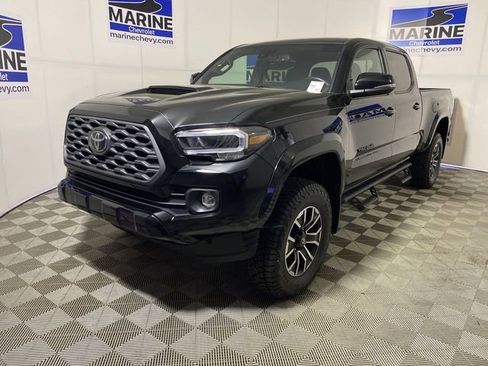 Used 2023 Toyota Tacoma TRD Sport w/ Black Out Package (TMS) image 14