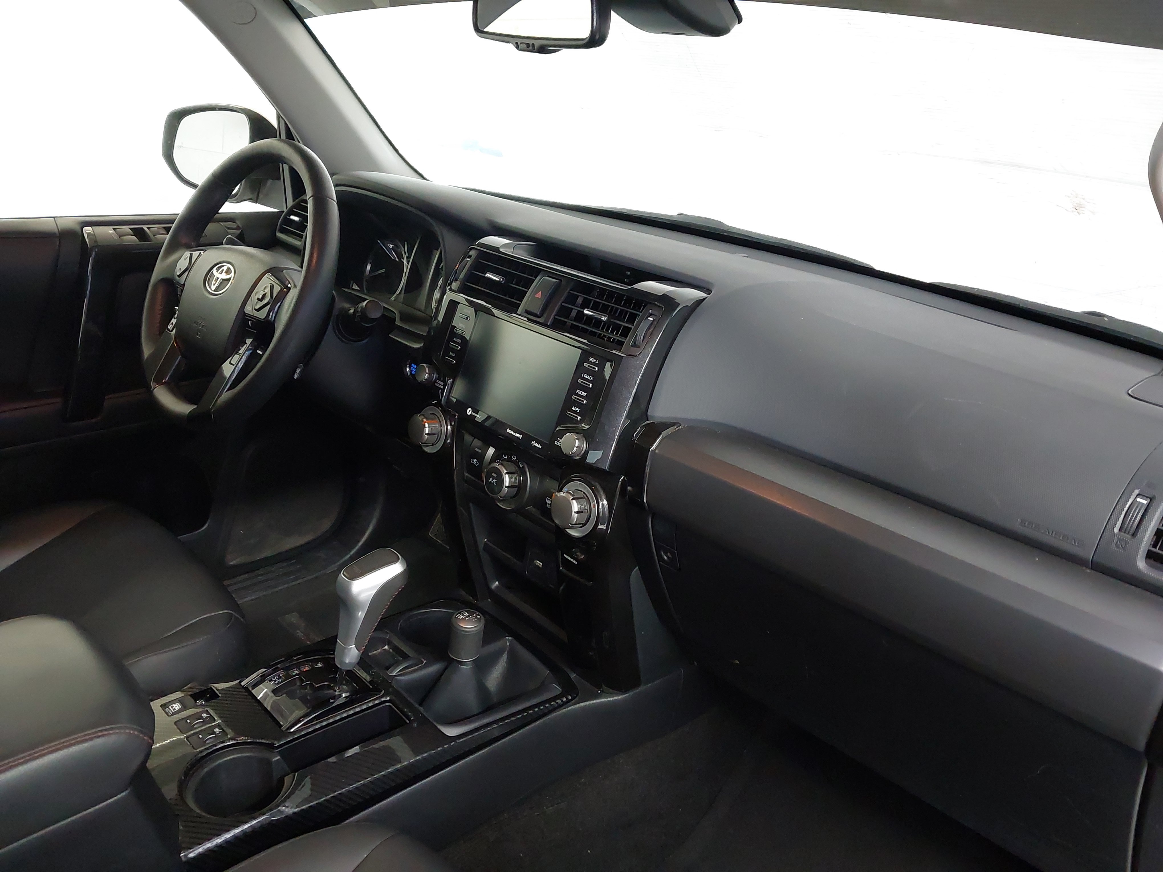 Used 2022 Toyota 4Runner TRD Off-Road Premium AWD/4WD image 29