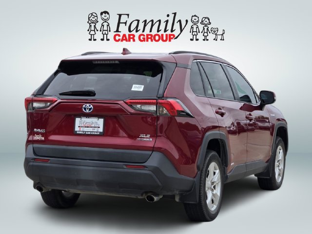 Used 2021 Toyota RAV4 XLE w/ Convenience Package AWD/4WD image 4