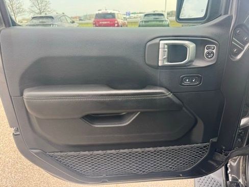 Used 2018 Jeep Wrangler Unlimited Sahara w/ Dual Top Group image 11