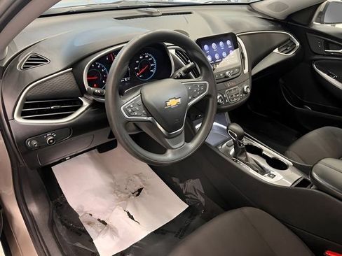 Used 2022 Chevrolet Malibu LT FWD image 16