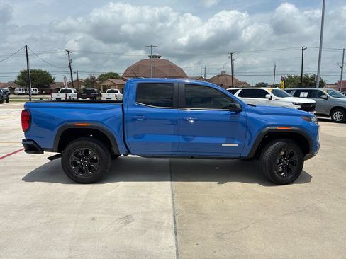 Used 2025 GMC Canyon Elevation RWD image 2