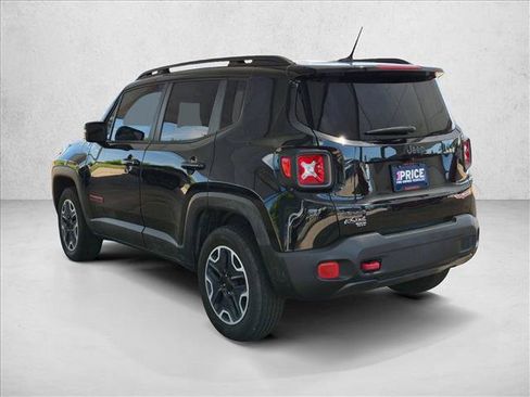 Used 2017 Jeep Renegade Trailhawk w/ Premium Trailhawk Package AWD/4WD image 7