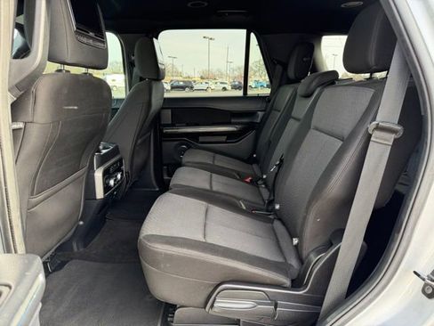 Used 2020 Ford Expedition XLT image 16