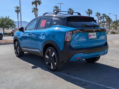 Certified 2025 Nissan Kicks SR FWD image 9