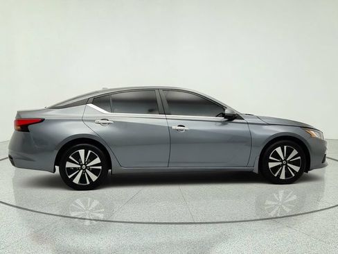 Used 2022 Nissan Altima 2.5 SV FWD image 4