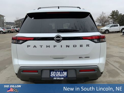 New 2026 Nissan Pathfinder SL image 4