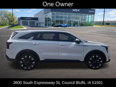 Used 2025 Kia Sorento EX w/ Panoramic Sunroof Package AWD/4WD image 5