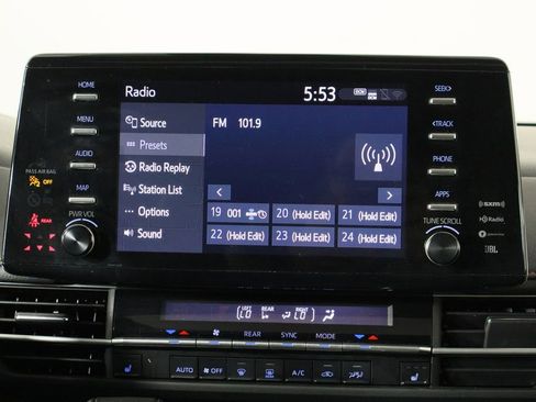 Used 2022 Toyota Sienna XSE image 29