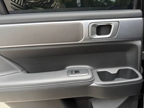 Used 2025 Hyundai Santa Fe SEL FWD image 32