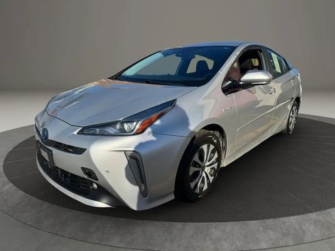 Used 2019 Toyota Prius LE image 1