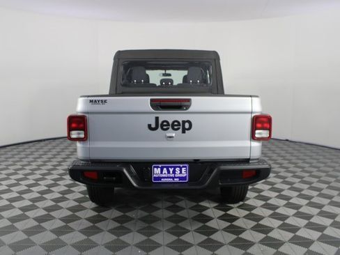 Used 2023 Jeep Gladiator Sport image 21