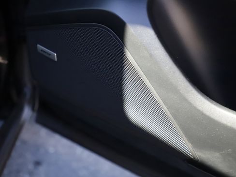 Used 2019 Porsche Cayenne Turbo image 9