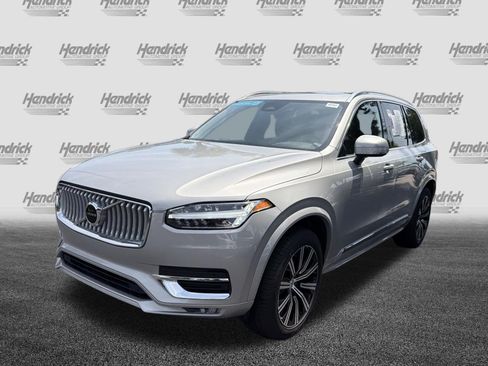 Used 2025 Volvo XC90 B5 Core AWD/4WD image 5