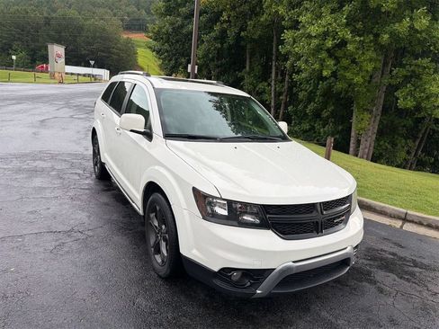 Used 2020 Dodge Journey Crossroad FWD image 1