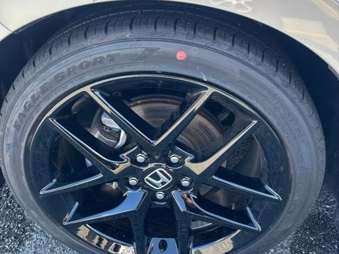 Used 2025 Honda Civic Sport image 17
