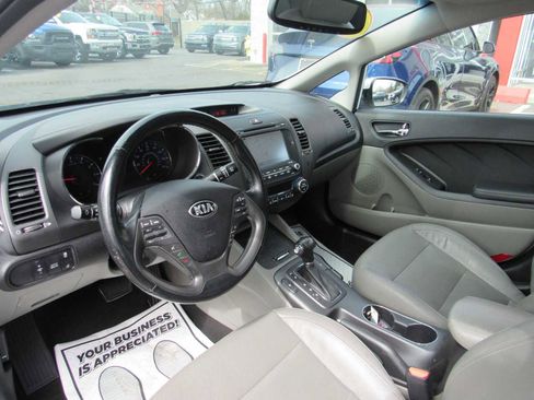 Used 2015 Kia Forte EX w/ Premium Package image 10