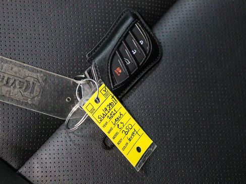 Used 2025 Lexus ES 350 w/ Premium Package FWD image 30