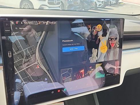 Used 2021 Tesla Model S Plaid image 33