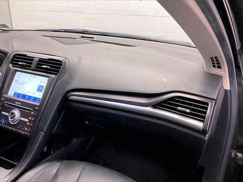 Used 2019 Ford Fusion Titanium image 15