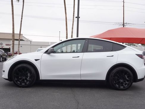 Used 2021 Tesla Model Y Long Range image 2