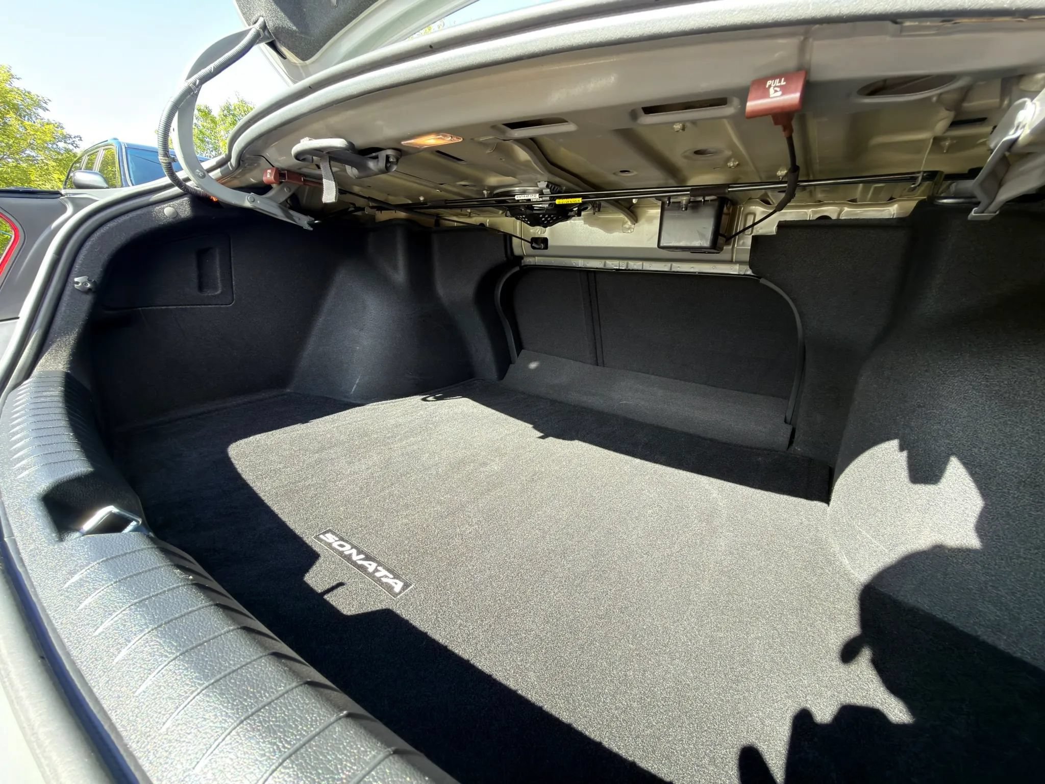 Used 2022 Hyundai Sonata Limited w/ Cargo Package FWD image 17