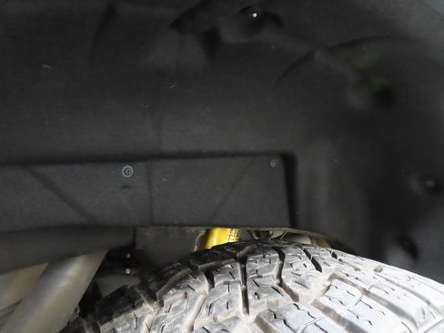 Used 2025 Chevrolet Silverado 2500 ZR2 w/ Technology Package image 34