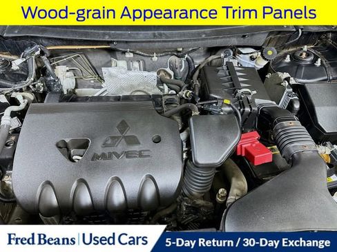 Used 2014 Mitsubishi Outlander SE image 33