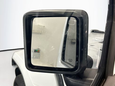 Used 2023 Jeep Wrangler Unlimited Sahara AWD/4WD image 16