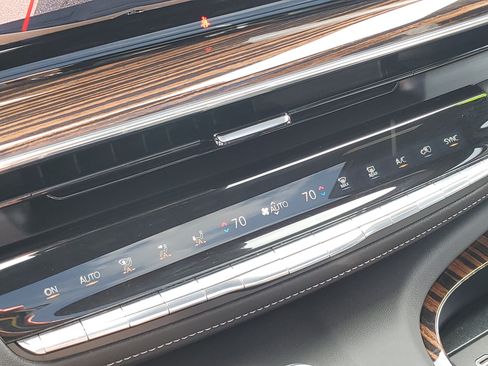 Used 2023 Cadillac Escalade Premium Luxury w/ Performance Package AWD/4WD image 20