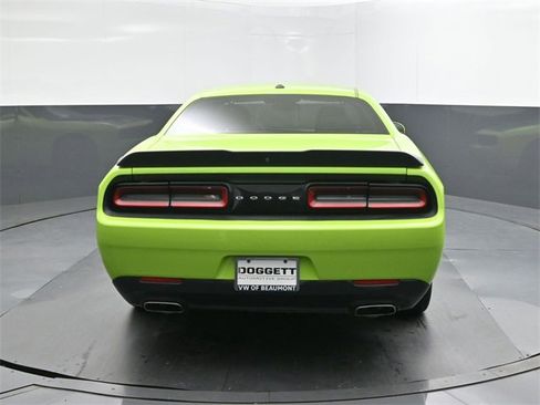 Used 2019 Dodge Challenger SXT w/ Blacktop Package image 8