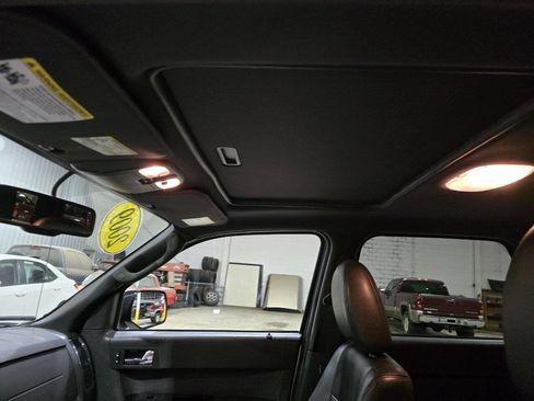 Used 2009 Ford Escape XLT image 25