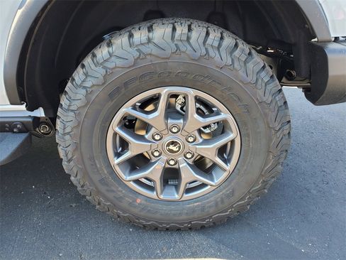 New 2025 Ford Bronco Badlands image 27