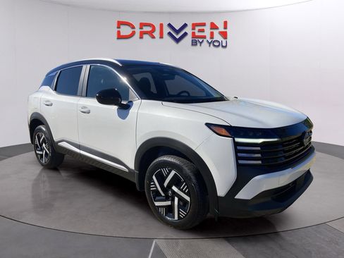 New 2026 Nissan Kicks SV image 7